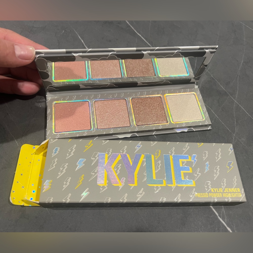 Kylie Cosmetics pressed Highlighter New